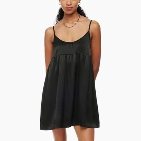 Wilfred Dresses & Skirts - Aritizia Wilfred Lover Mini Dress